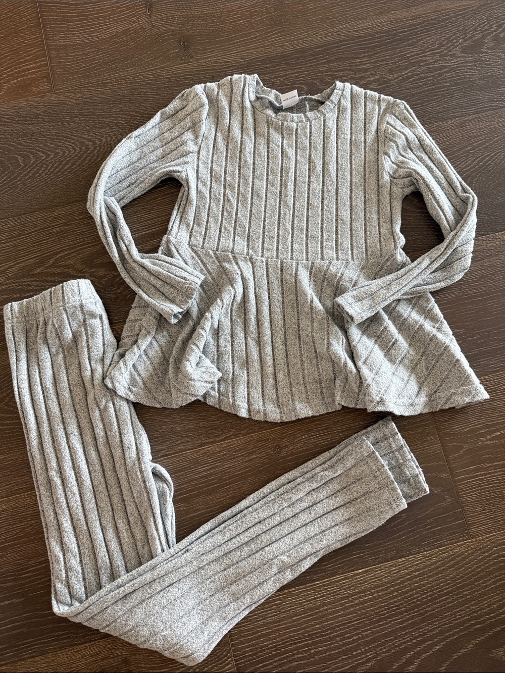 Girls Grey Ribbed Two-Piece Matching Set. Peplum top with leggings. 9-10